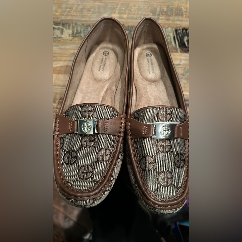 NIB Giani Bernini Brown Memory Foam Signature Monogram Loafers [Size 7]